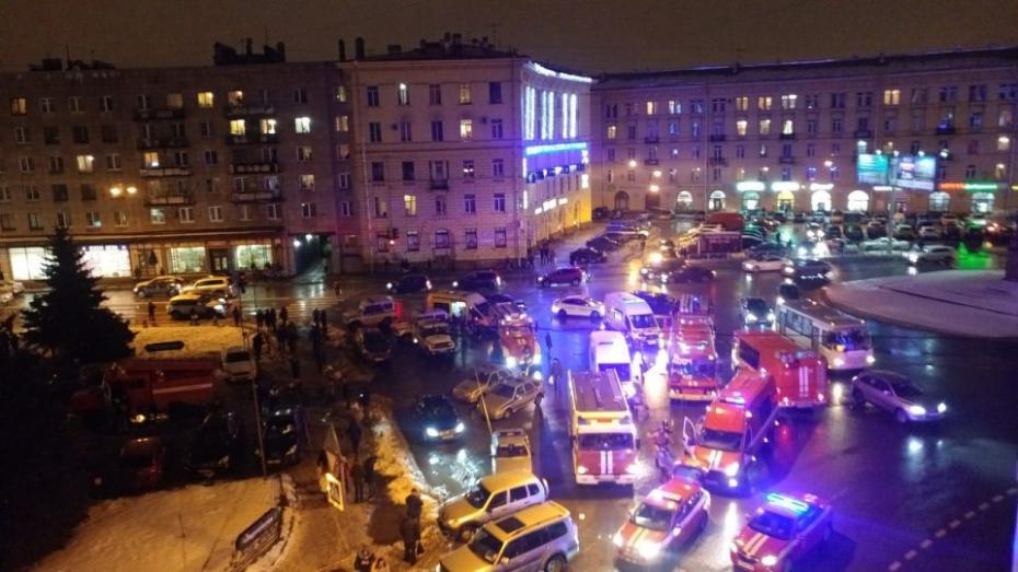В Петербурге в супермаркете произошел взрыв, есть пострадавшие
