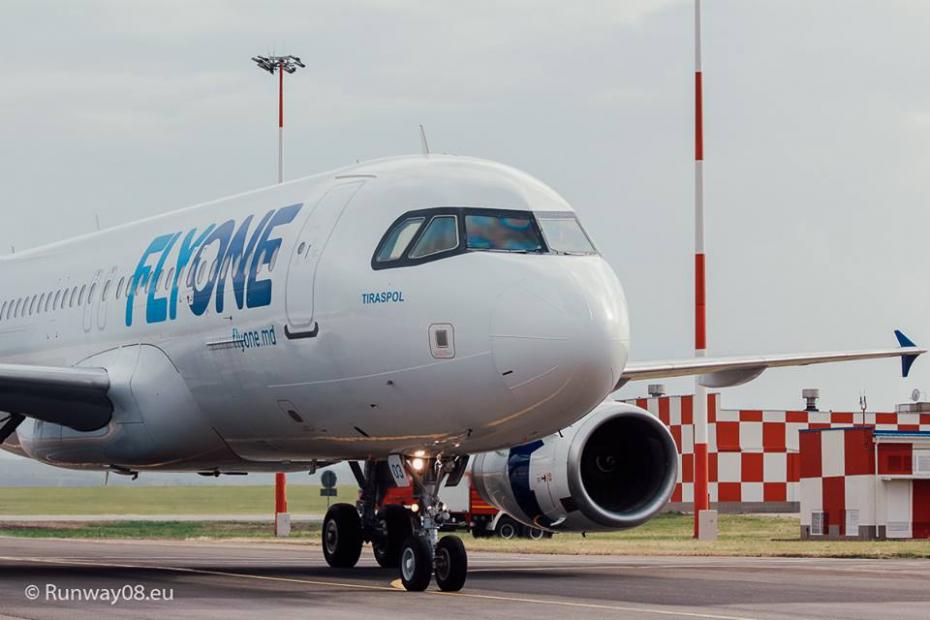 (фото) Авиакомпания FlyOne представила новый самолет по имени «Тирасполь»