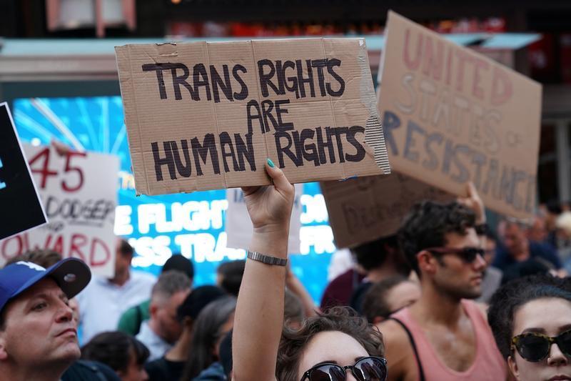 Трансгендерность уже не «болезнь». ВОЗ исключила его из списка ментальных расстройств