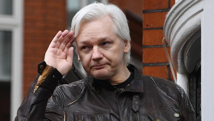 «Вы не сдались добровольно». Суд в Лондоне приговорил основателя Wikileaks, Джулиана Ассанжа, к году тюрьмы