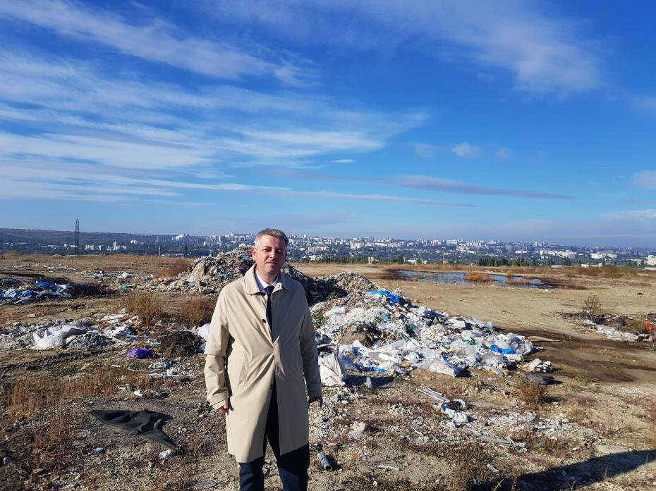 Думитру Цыра посетил сегодня свалку в Бубуечь: „Есть средства, но заняться этим некому: 152 млн. леев брошены в мусорную яму”
