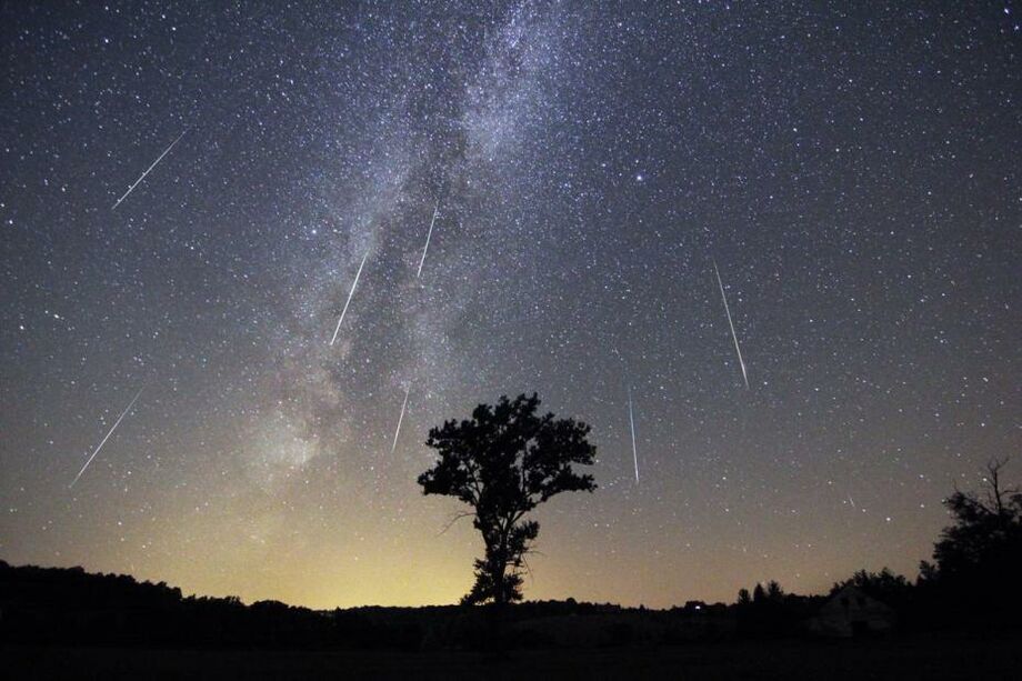 «Загадай желание!». В ночь на 12 августа можно будет увидеть метеорный поток Персеиды