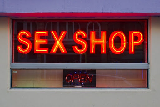 Façade de sex-shop rue de la République à Rouen