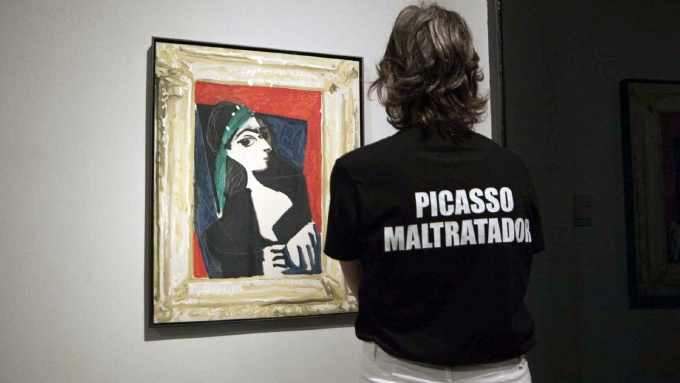 «Пикассо был абьюзером». В музее Пикассо прошла акция протеста