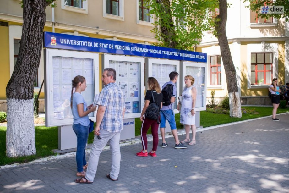 (doc) Сколько бюджетных мест предложено для обучения в молдавских университетах на 2021-2022 учебный год