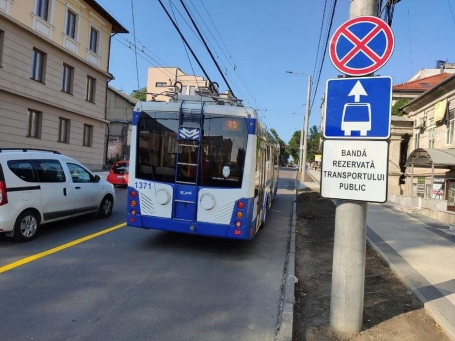 bandă-transport-public-920×690