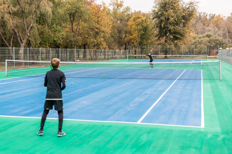 Фонд Чеслава Чухрия построил для кишинивцев два теннисных корта