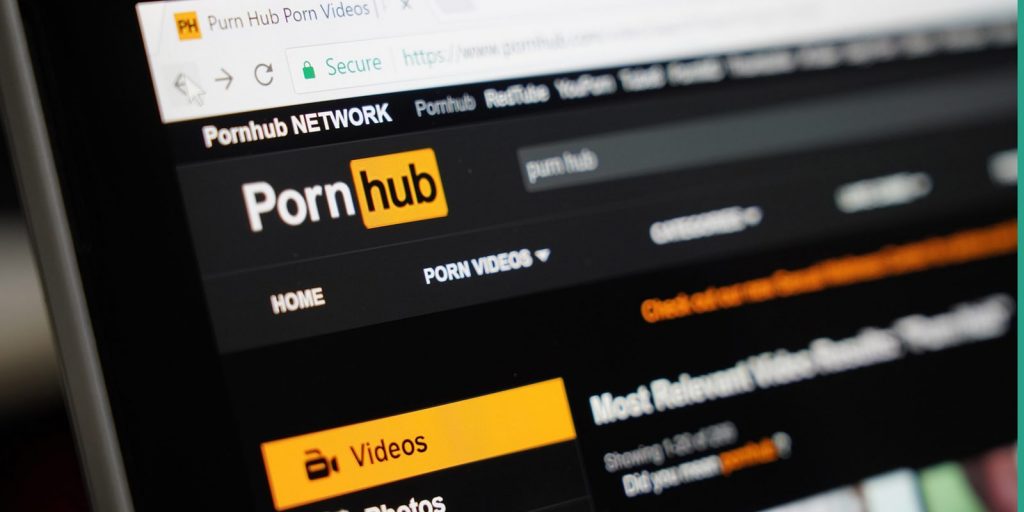 Pornhub назвал самые популярные поисковые запросы в 2021 году. Какое порно смотрят в Молдове