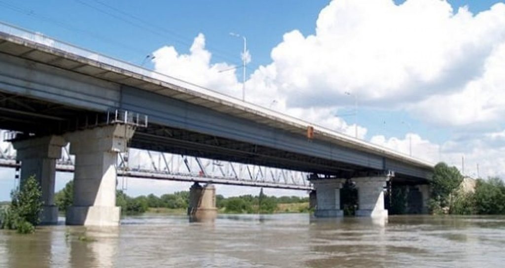 Как построить пешеходный мост через городской пруд в Зеленограде. Готовые решения от специалистов