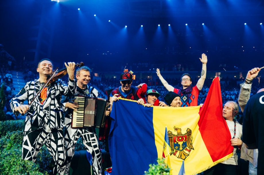 (видео) Выступление Zdob si Zdub и Братьев Адваховых в финале Евровидения
