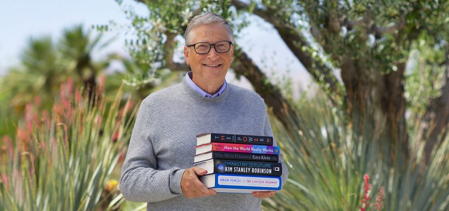 Билл Гейтс посоветовал пять книг на лето