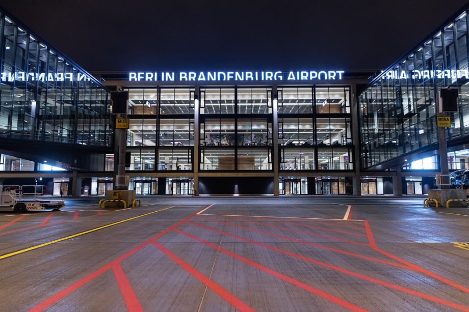 Аэропорт Берлин-Бранденбург первым в Европе запускает виртуальные очереди