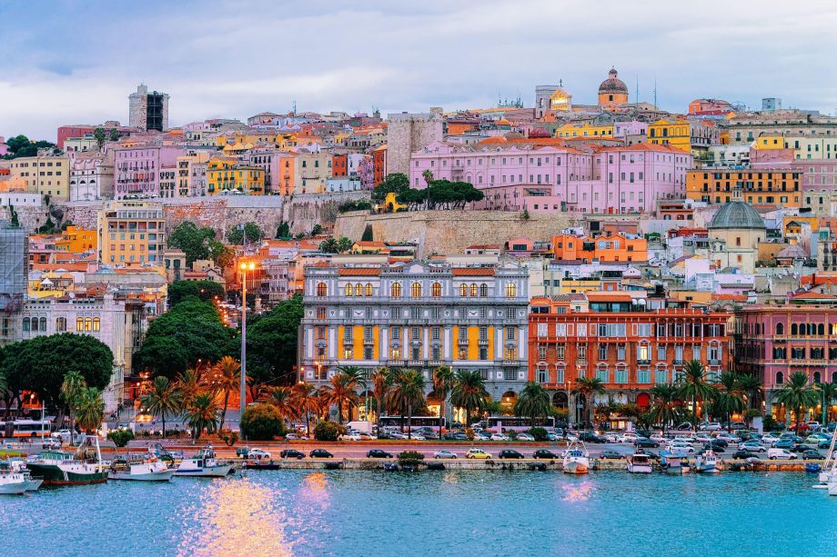 Власти Сардинии предлагают € 15 000 тем, кто переедет в деревню или маленький город