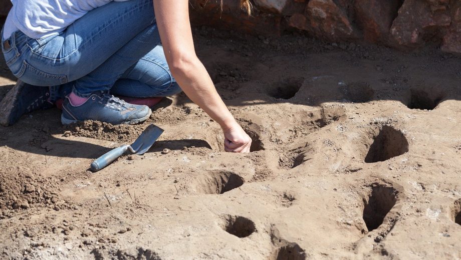 В районе родильного дома в Кишиневе обнаружены гробницы 17-19 веков