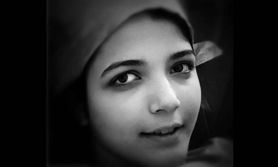 Иранскую школьницу забили до смерти за отказ исполнить хвалебную песню действующей власти