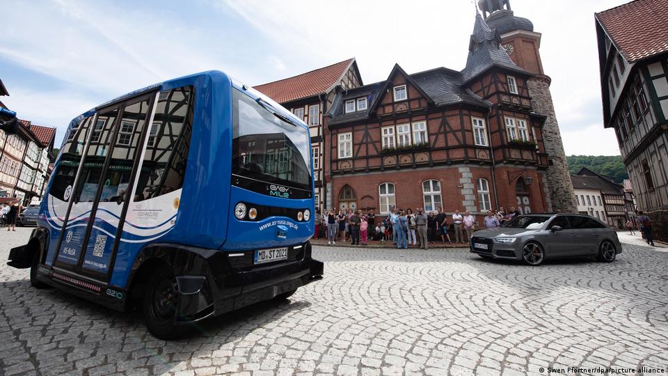 Во Франкфурте-на-Майне запустили беспилотные автобусы. В них проезд бесплатный