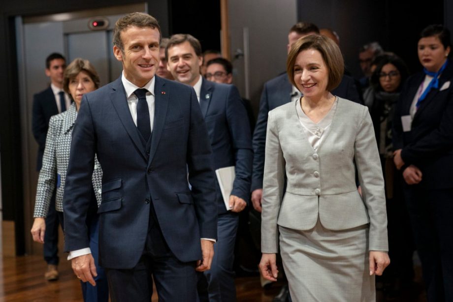 Президент Франции опубликовал обращение к Майе Санду на румынском языке