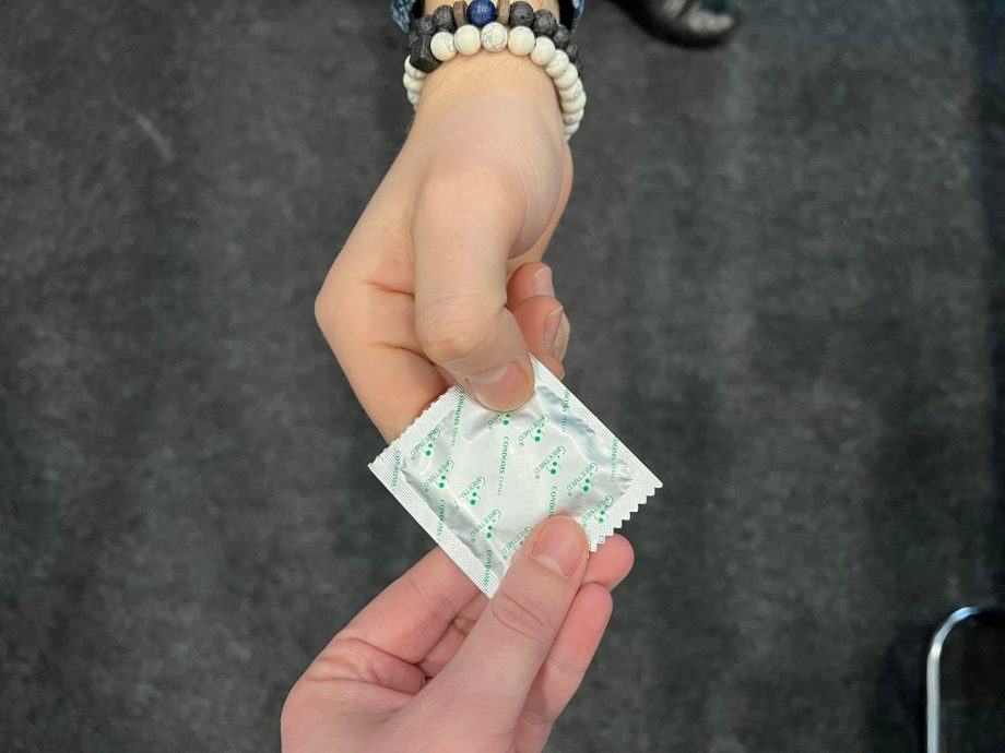 С 1 января во Франции презервативы будут бесплатными для молодых людей в возрасте от 18 до 25 лет