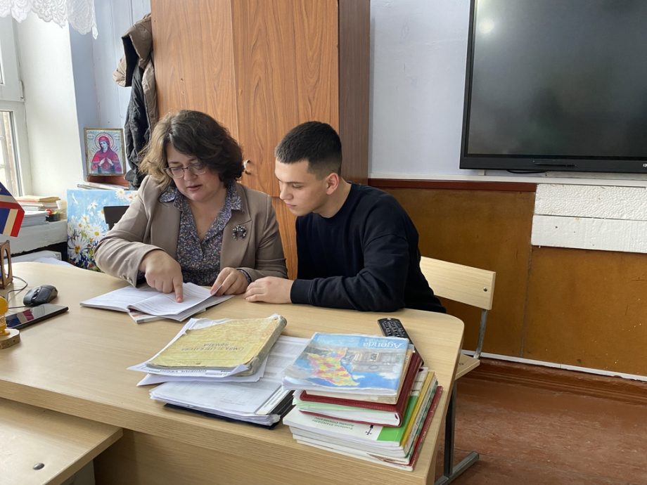 (фото) Как сдать БАК по румынскому языку и литературе? Советы от учителя года в АТО Гагаузия