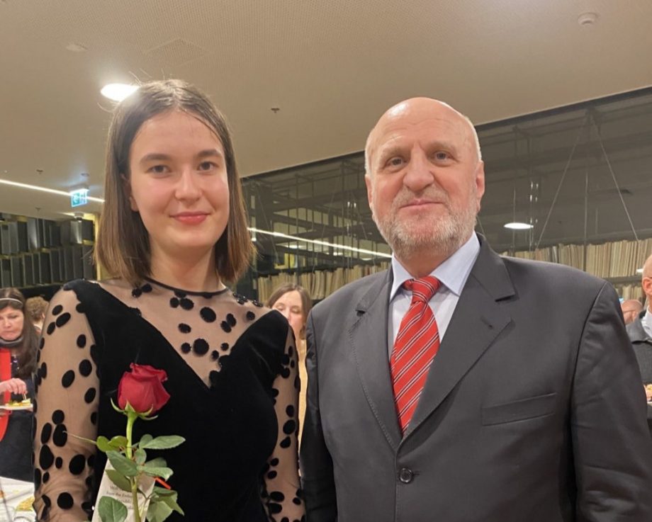 (фото) Молдавская пианистка завоевала Гран-при на международном конкурсе в Эстонии