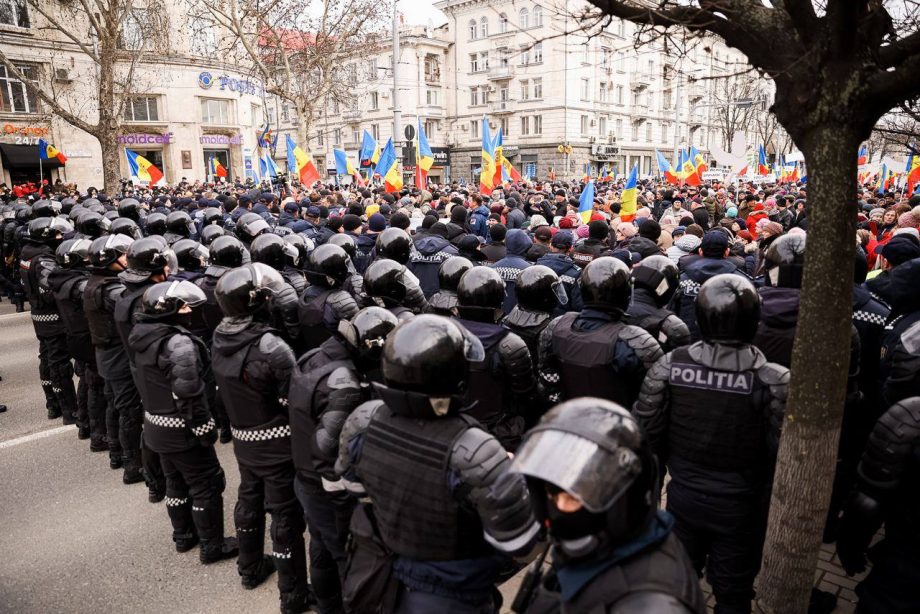 Полиция  предупреждает о возможных массовых беспорядках на завтрашним протесте