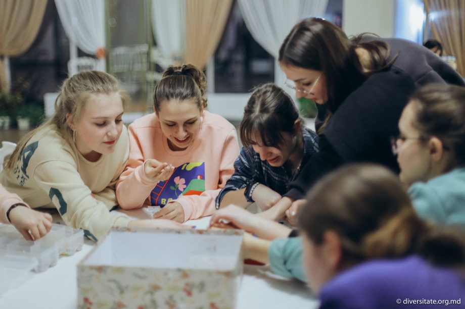 (фото) Команда девушек из села Чишмикиой реализует феминистский проект в АТО Гагаузия. В чем он заключается