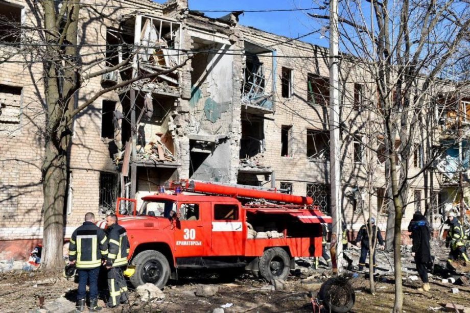 Десятки жилых домов в Краматорске подверглись обстрелу. Есть погибшие и раненые