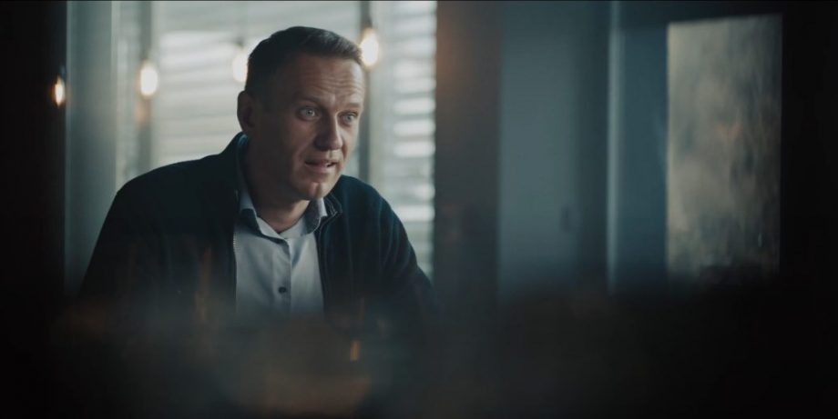 Сотрудники ФБК поделились пиратской версией фильма «Навальный», который недавно получил Оскар