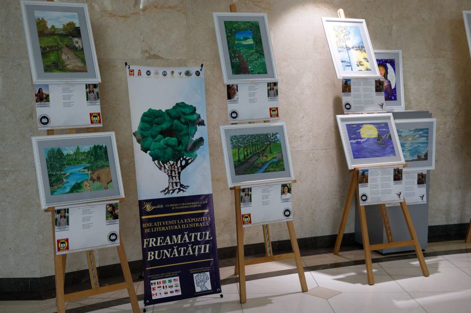 В Парламенте проходит выставка рисунков детей из Молдовы и Румынии