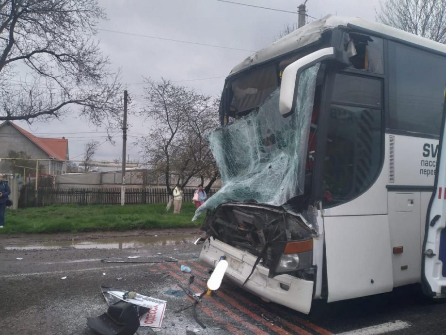 Маршрутный автобус Одесса-Кишинэу попал в ДТП вблизи молдавско-украинской границы