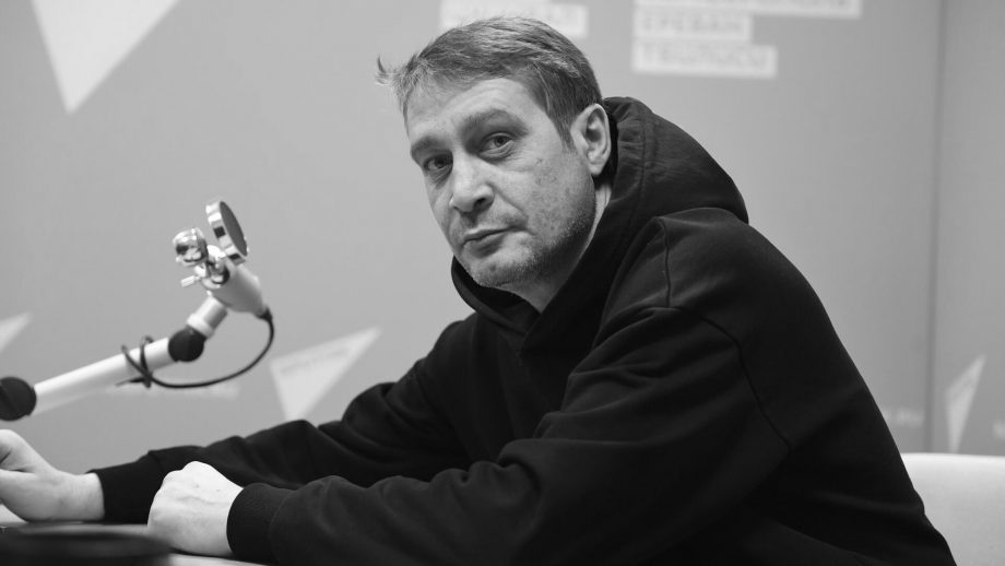 Умер российский писатель Эдуард Багиров, которого в Молдове осудили за организацию массовых беспорядков в 2009 году