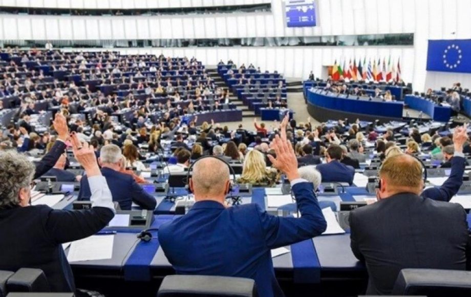 Европарламент проголосовал за применение санкций в отношении Владимира Плахотнюка и Илана Шора