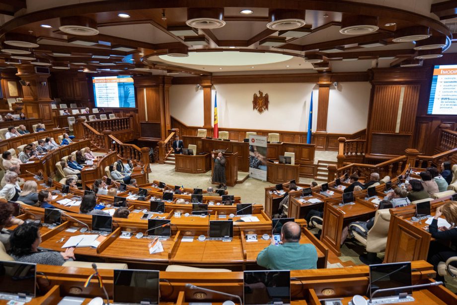 <br>Команда секретариата Парламента Республики Молдова узнала больше о психическом здоровье на рабочем месте! Как прошел семинар, организованный молдо-швейцарским проектом MENSANA