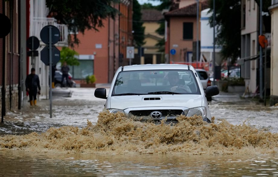 В Италии масштабное наводнение: погибло 13 человек