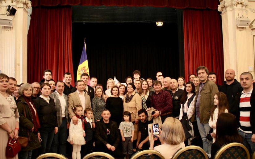 Майя Санду встретилась с гражданами Молдовы в Англии и «призвала их родных принять участие в собрании «Европейской Молдовы»