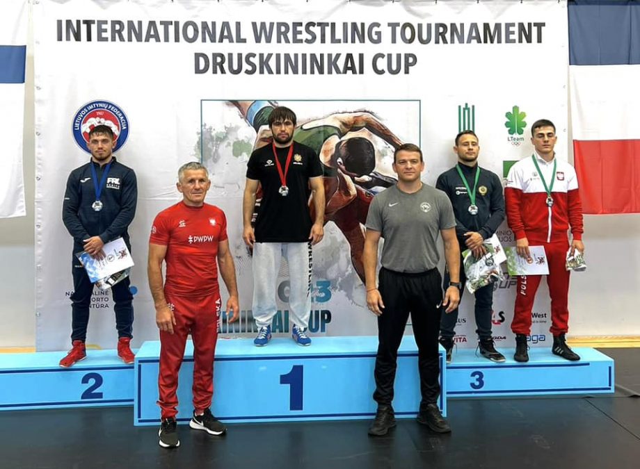 Виктор Чобану завоевал главный приз на международных соревнованиях по борьбе в Литве