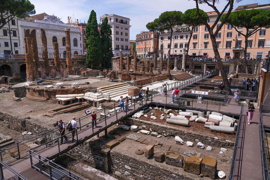 В Риме открылась площадь, на которой был убит Цезарь