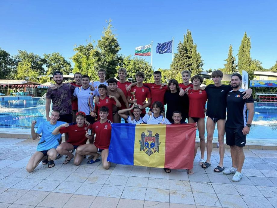Молдавская команда завоевала золотую медаль на Международном турнире по водному поло