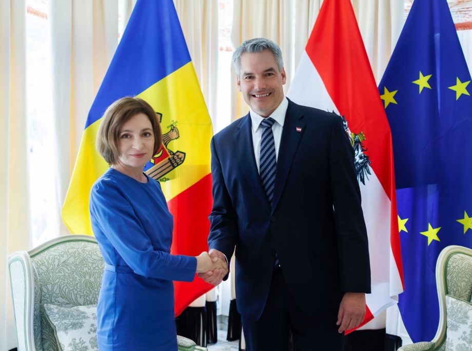 Мая Санду провела встречу с канцлером Австрии. Они обсудили успели Молдовы на пути в Евросоюз