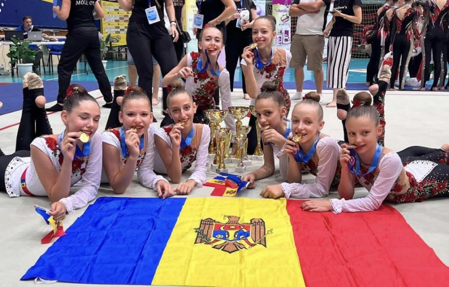 (фото) Группа юных гимнасток из Молдовы заняла первое место на международном чемпионате