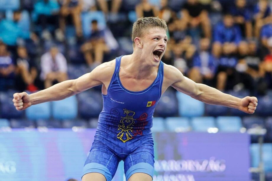 Молдавский борец Александру Соловей стал вице-чемпионом мира