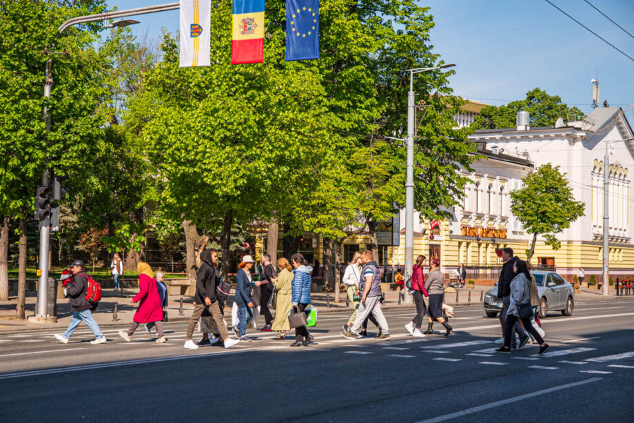 Этим летом жители Молдовы активнее ищут работу, чем обычно