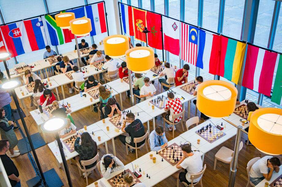 Международная шахматная федерация запретила трансгендерным шахматистам участвовать в женских турнирах