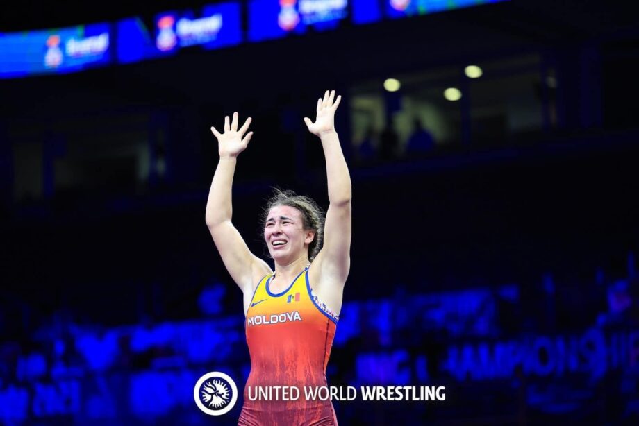 (Фото) Молдавская спортсменка завоевала бронзу на Чемпионате мира по борьбе