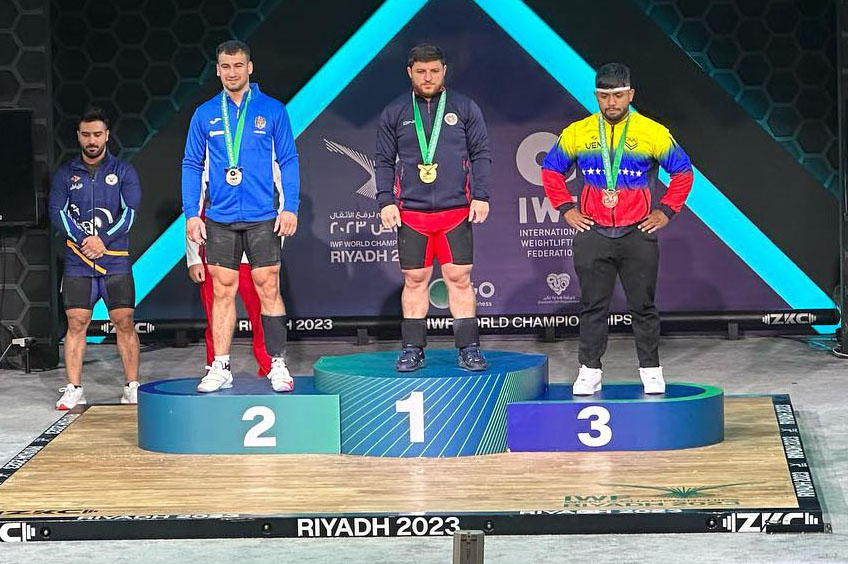 Марин Робу завоевал серебро на чемпионате мира по тяжелой атлетике
