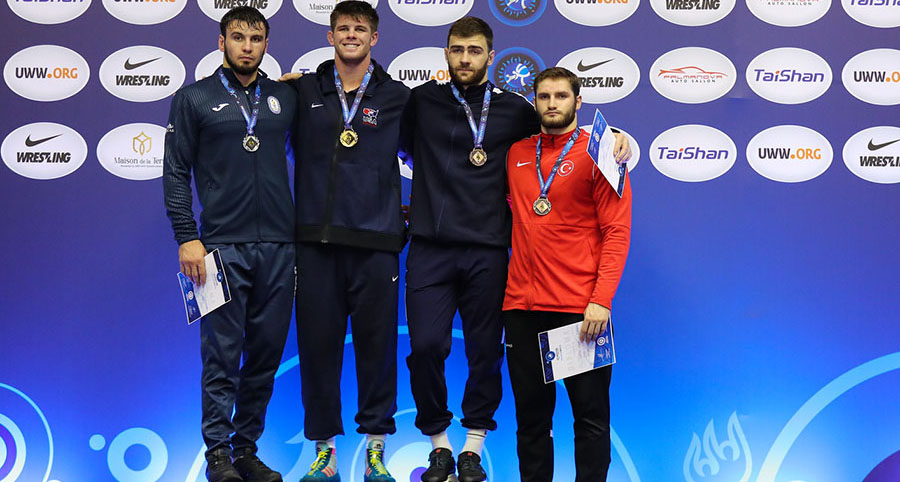 Молдавский борец Раду Лефтер завоевал серебро на чемпионате мира среди юниоров
