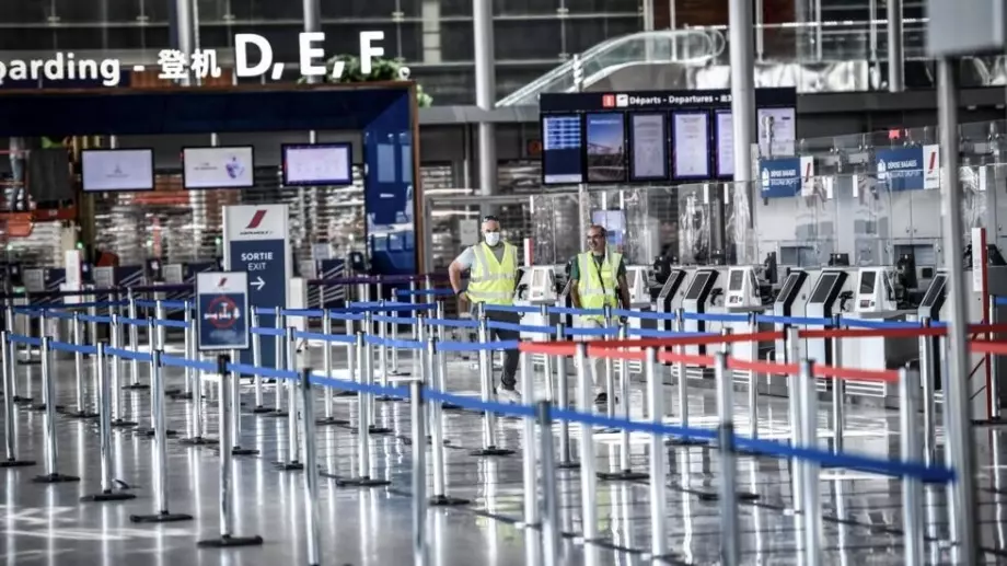 Во Франции эвакуировали шесть аэропортов из-за угрозы теракта