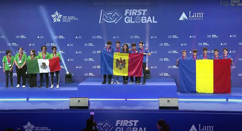 (фото) Команда робототехники Молдовы завоевала золотую и серебряную медаль на мировом соревновании по робототехнике в Сингапуре