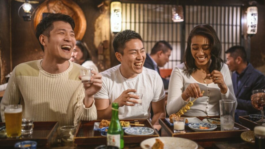 Минздрав Японии определил максимальные допустимые дозы алкоголя для женщин и мужчин
