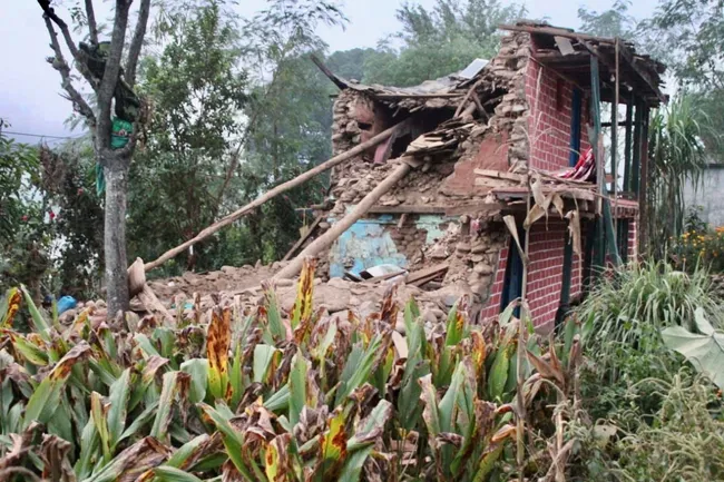 Землетрясение в Непале. Погибли более 120 человек